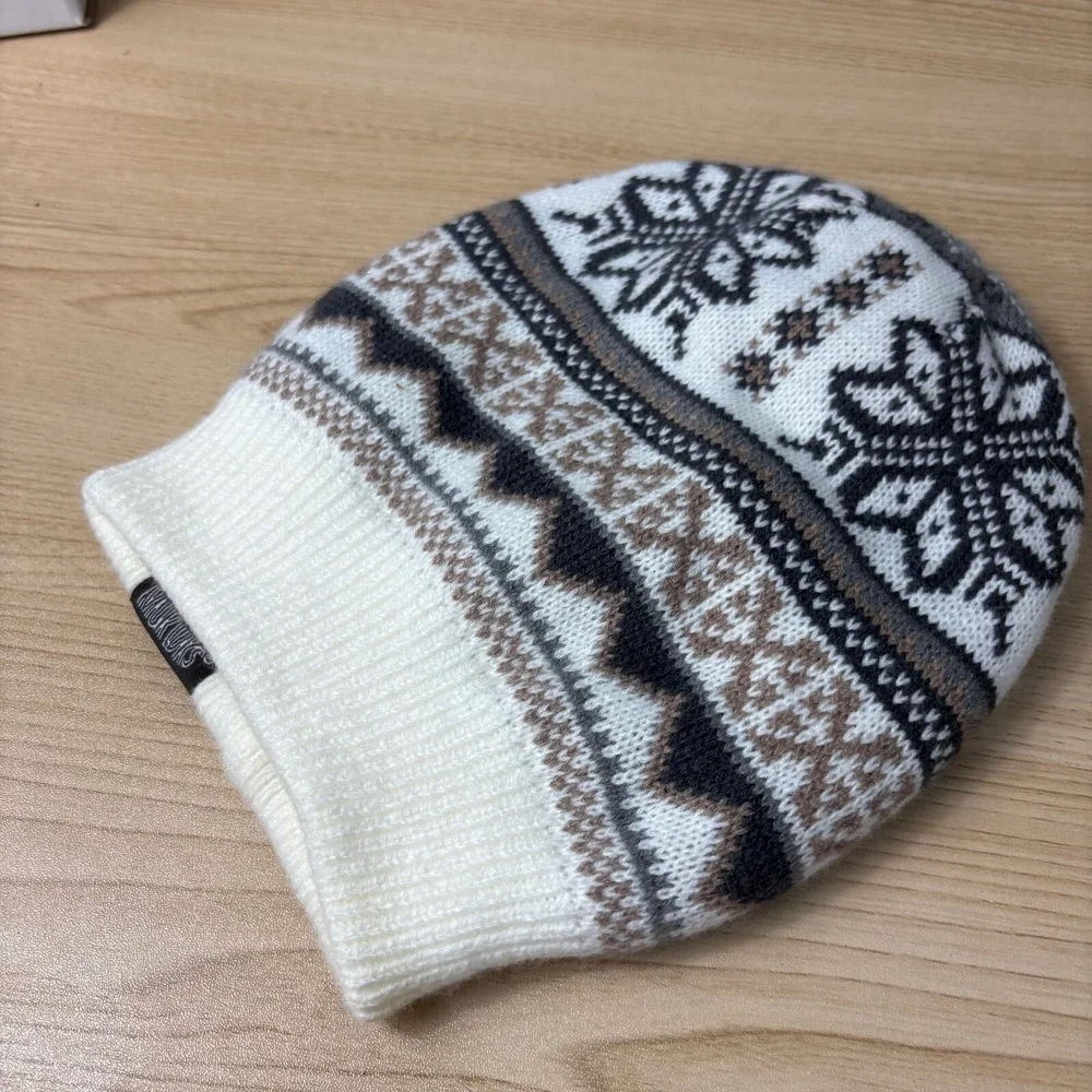 MukLuks Knit‎ Winter Hat Fairisle Snowflake Nordic Ski Outdoor Beanie